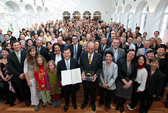 欧洲科学艺术学院颁赠SGI会长池田大作和平之光