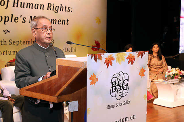 印度前总统慕克吉担任主题演讲嘉宾。