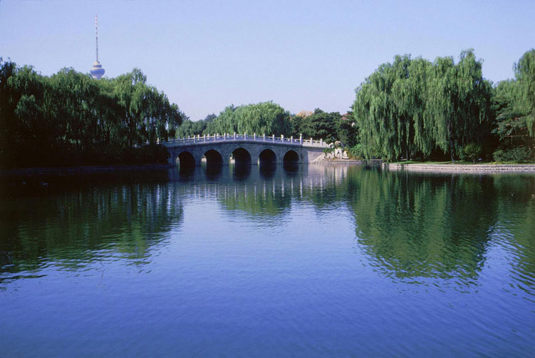 <b></b> 中国，北京 (1992年10月)