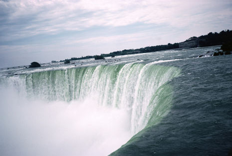 加拿大，尼亚加拉瀑布（1981年6月）