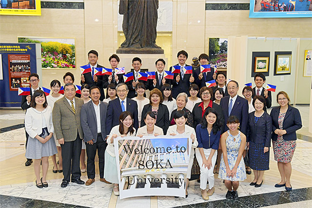 La Universidad Estatal de Cagayan honra a Daisaku Ikeda